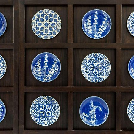 Sofitel Lisbon Liberdade Hotel Exterior photo Blue and white plates