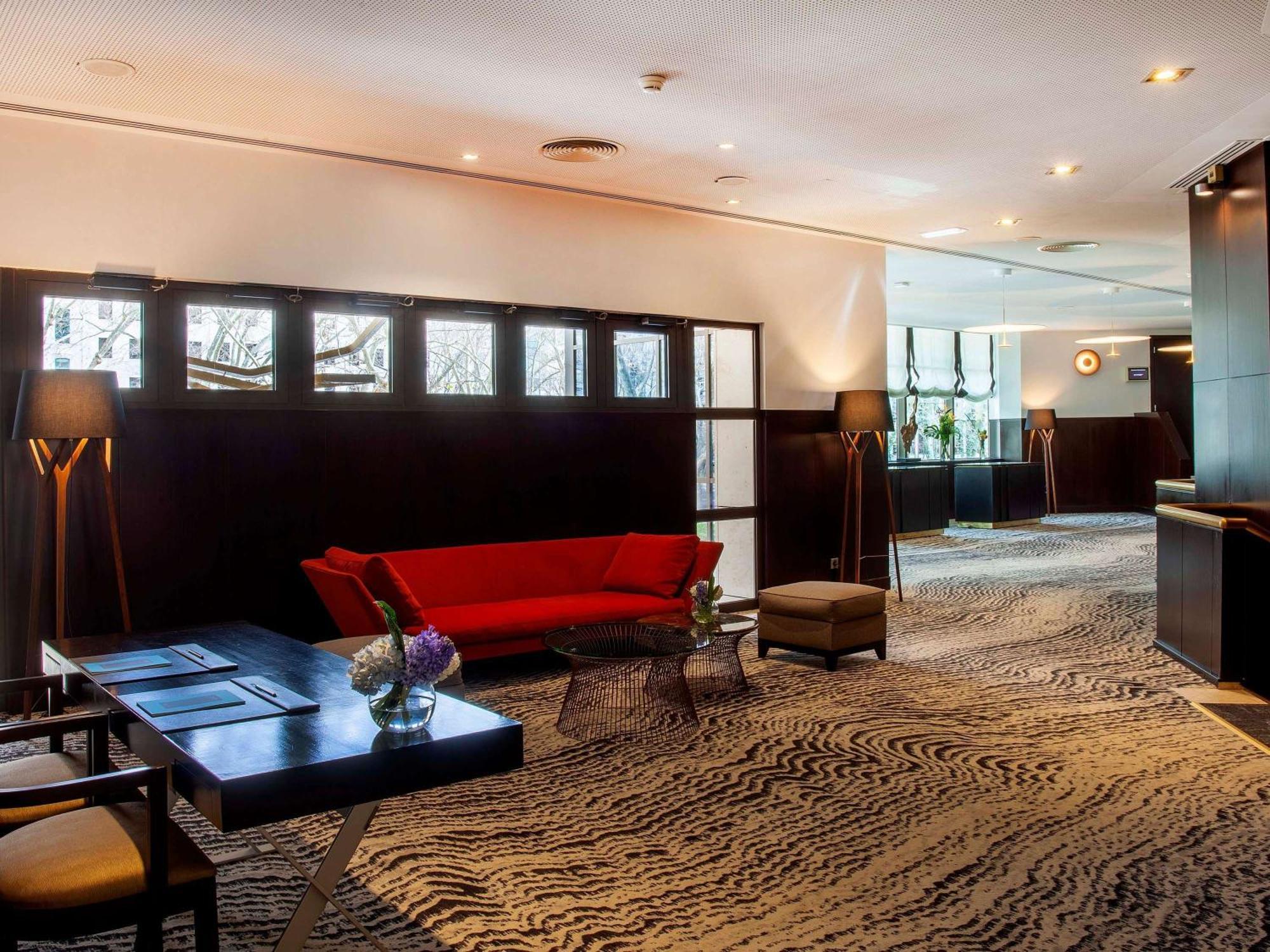 Sofitel Lisbon Liberdade Hotel Exterior photo The lobby of the hotel