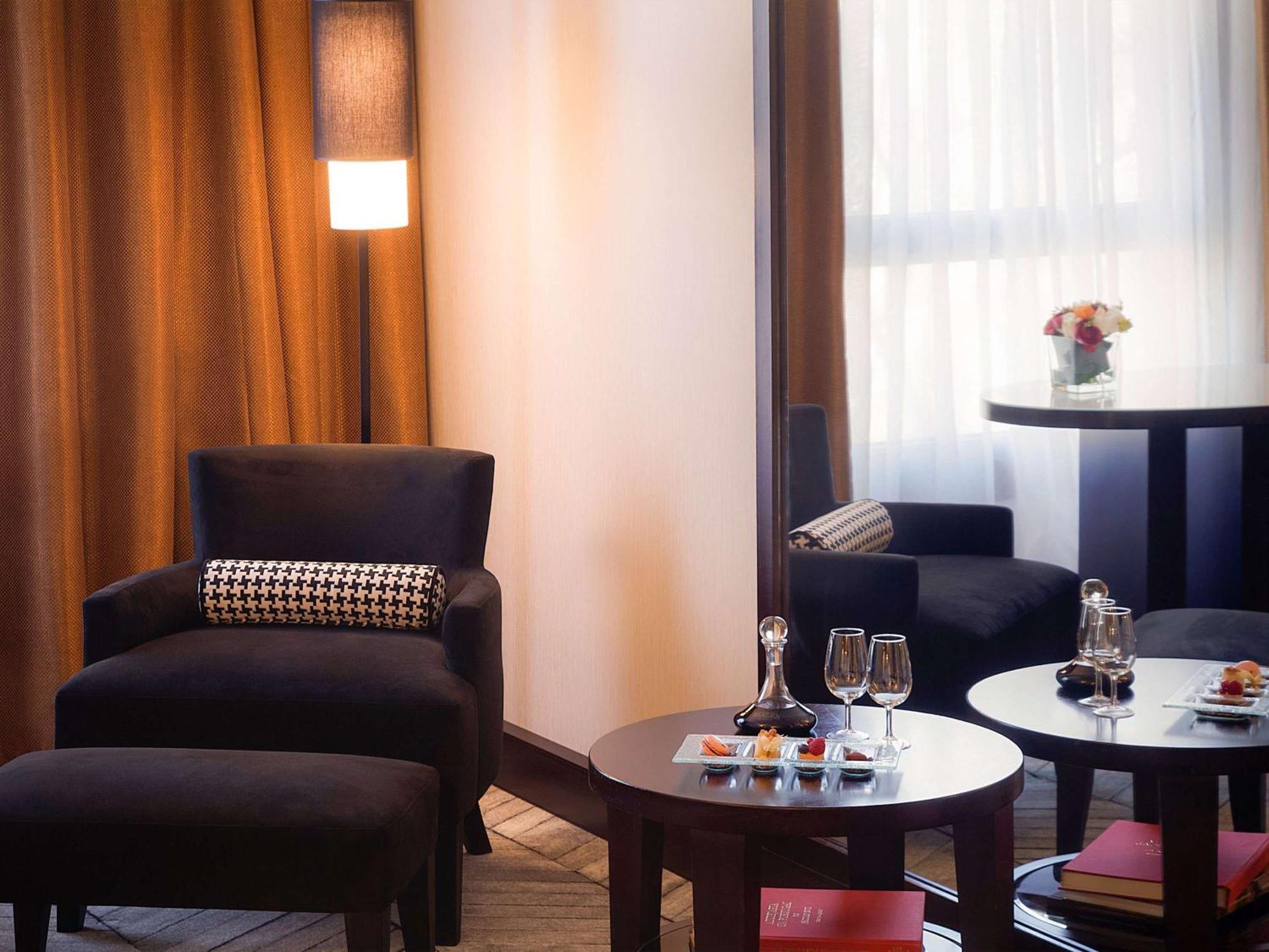 Sofitel Lisbon Liberdade Hotel Exterior photo A room at the hotel