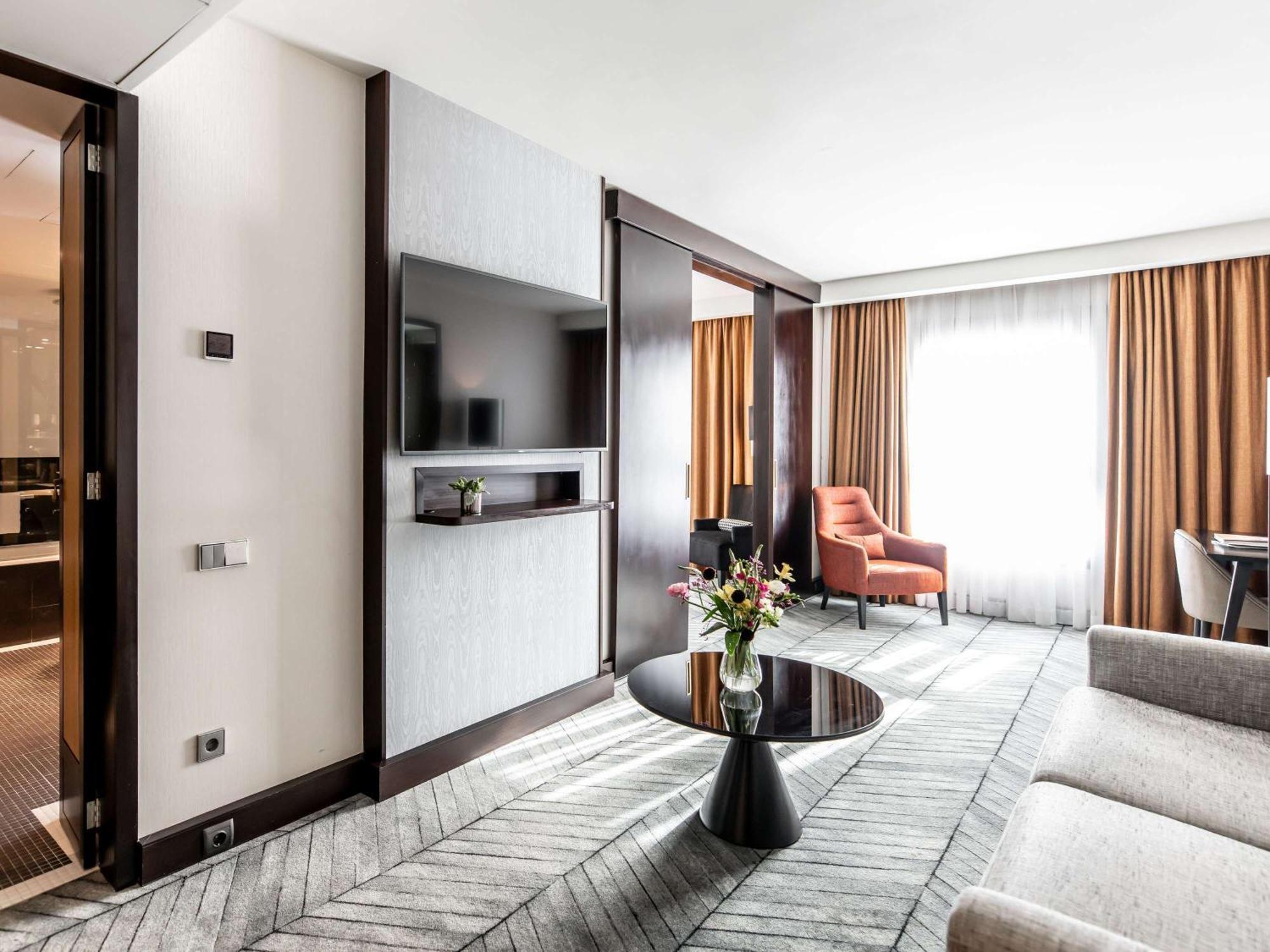 Sofitel Lisbon Liberdade Hotel Exterior photo Suite