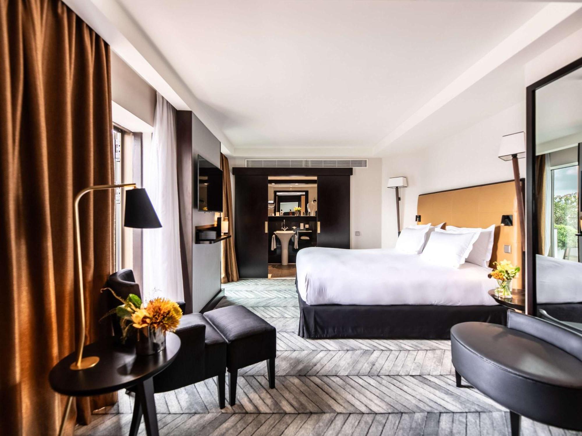 Sofitel Lisbon Liberdade Hotel Exterior photo A room at the hotel
