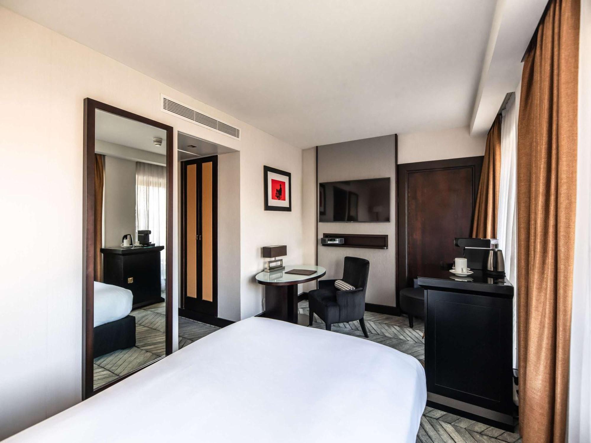 Sofitel Lisbon Liberdade Hotel Exterior photo A room at the hotel