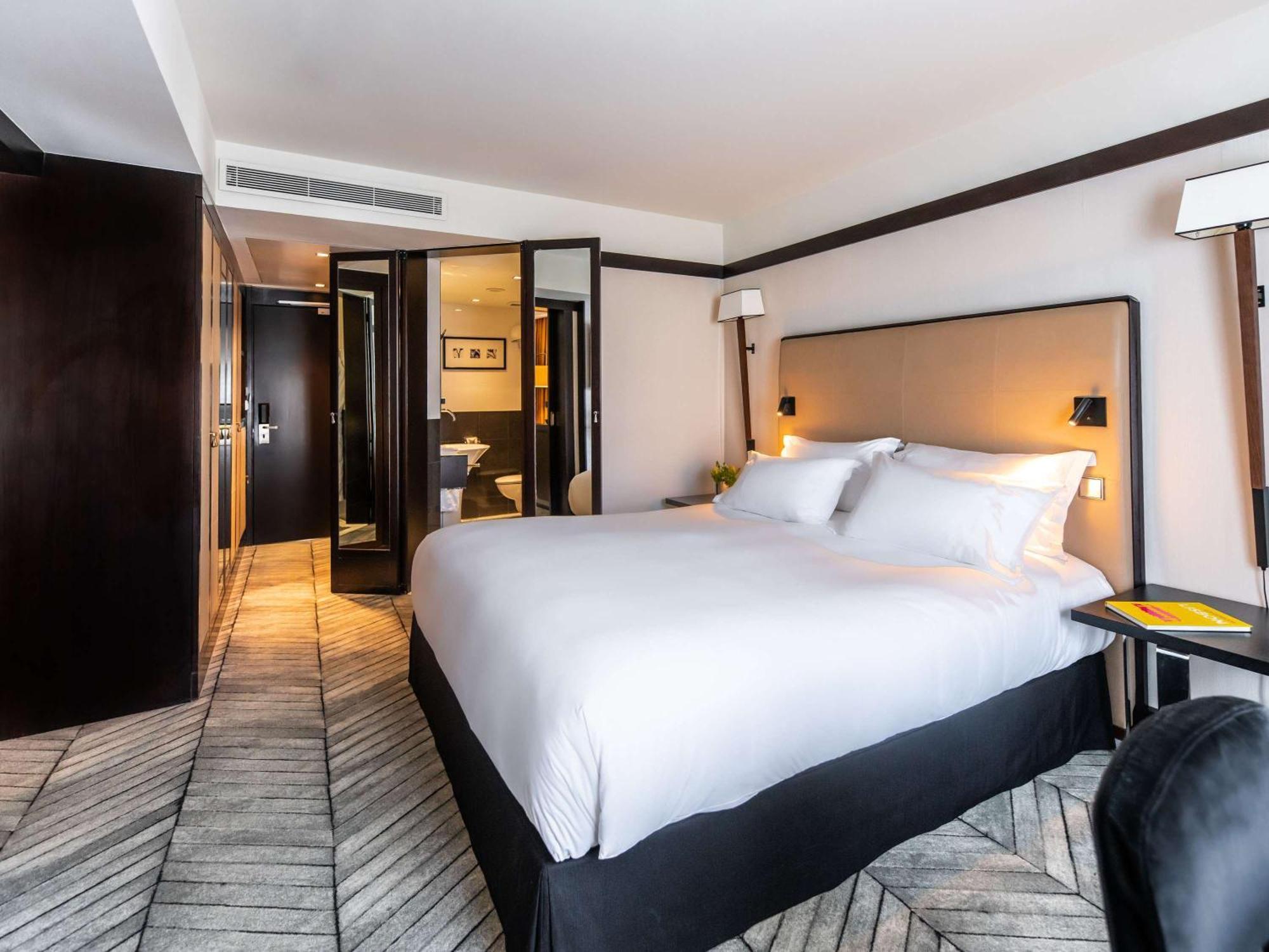 Sofitel Lisbon Liberdade Hotel Exterior photo A room at the hotel