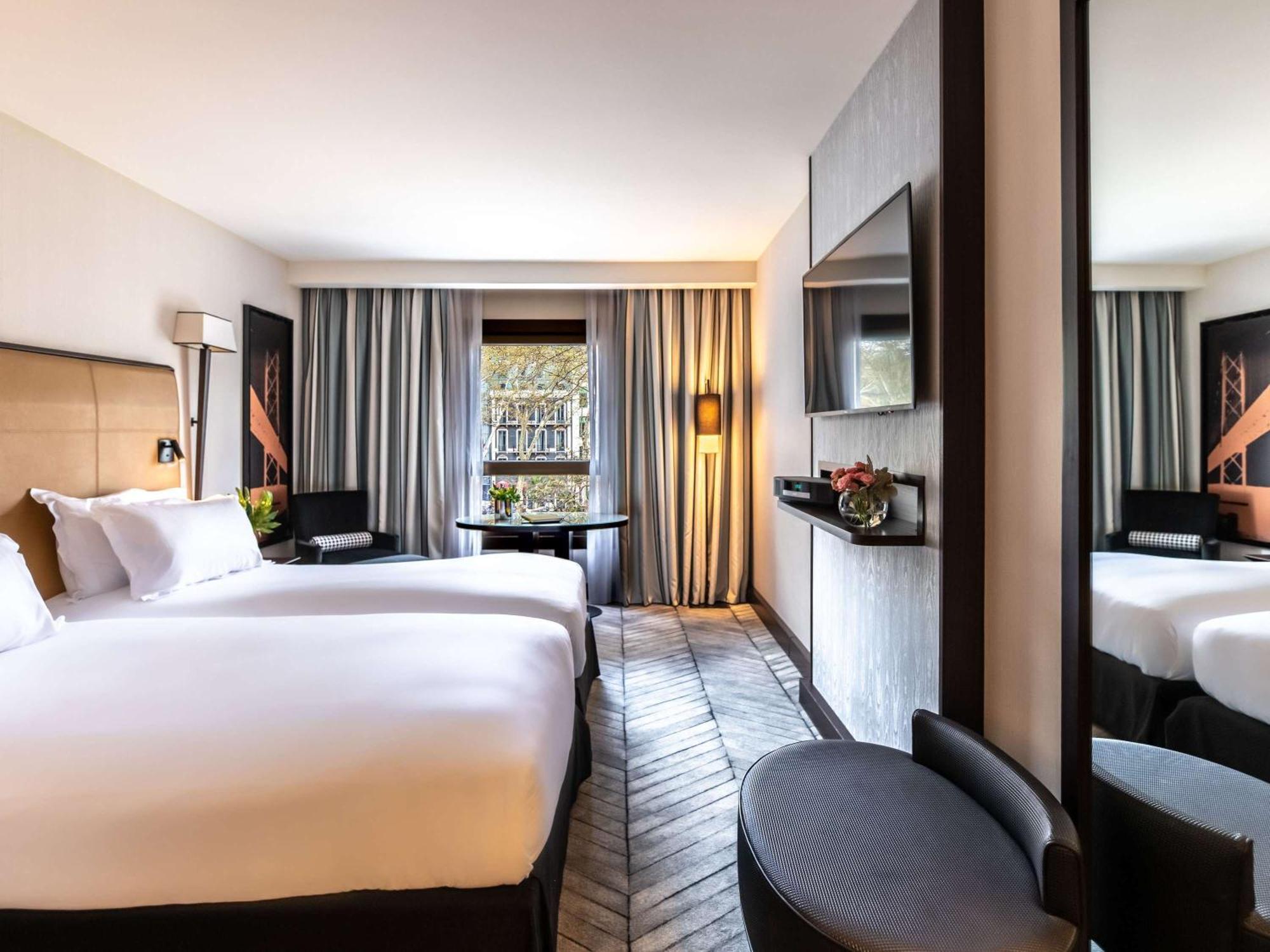 Sofitel Lisbon Liberdade Hotel Exterior photo A room at the hotel