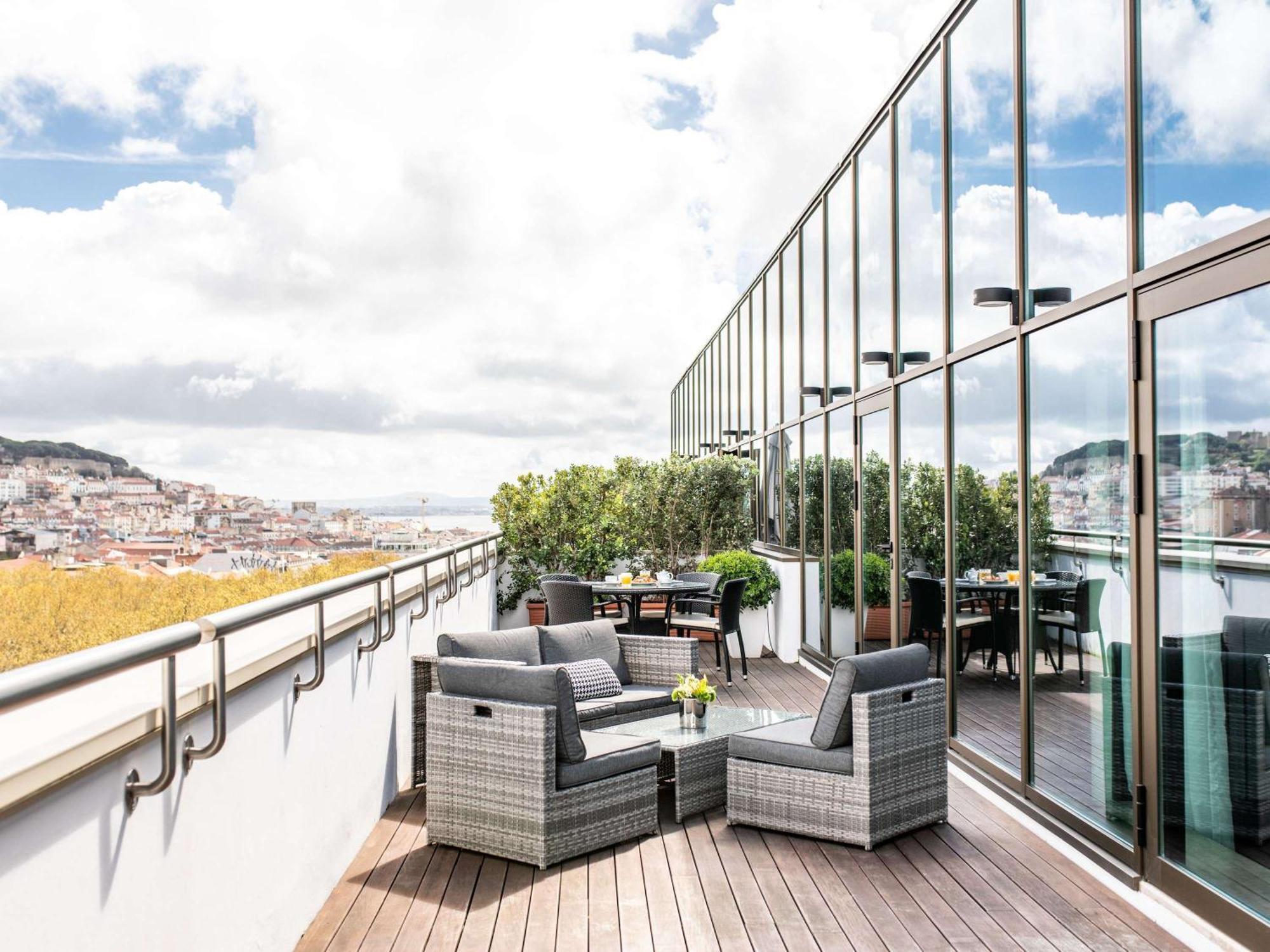 Sofitel Lisbon Liberdade Hotel Exterior photo The rooftop terrace